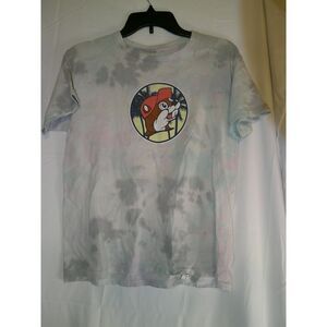 Buc-ee's Tie-Dye T-Shirt with Cartoon Beaver Logo and‎ Beach Scene Graphic